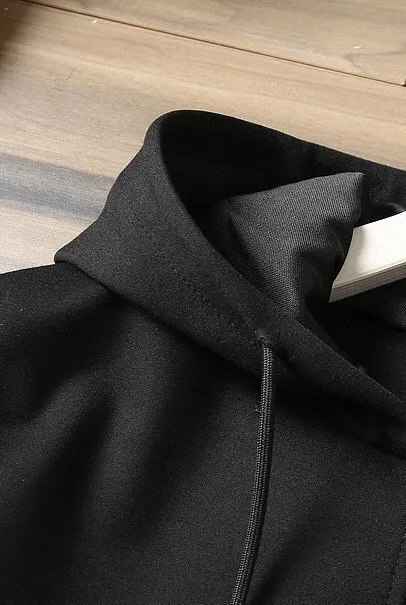 🅿️420 [LV Louis Vuitton] (Fat Man Gospel) hot-selling suit is coming. Focus on the original version of the official website. 2025 new hot-selling cardigan sweater suit. The original order is the best. 🇭🇰The meticulous work of top designers is dedicated to a fitting and perfect upper body effect. All-natural high-quality Roman cotton 100%, close-fitting comfort, noble and elegant! Original hardware embodies elegance and nobility! Counter size: M-5XL (maximum wear up to 220 pounds)